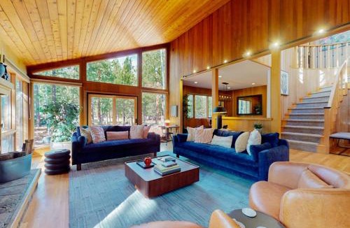 Black Butte Ranch House | A modern mountain retreat designed for gathering comfort and connection