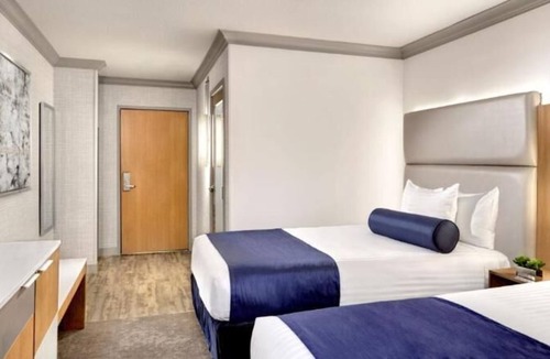 Gateway District House | Adventure Awaits! 3 Great Units On Strip, 2 Pools, Casino, FREE Parking!