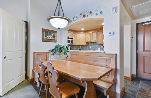 Midway Villa | Adventure Hub~Backcountry Ski|Snowmobile|Scuba Diving Villa 3022-2