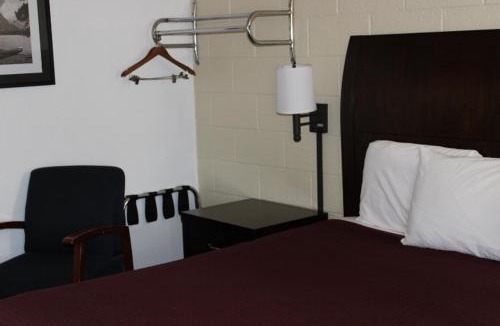 Kalispell Hotel | Aero Inn