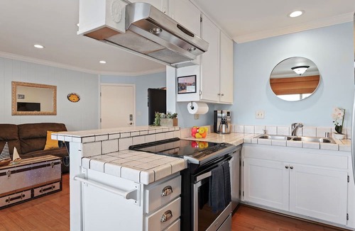 Carpinteria Condo | Affordable! Carpinteria Shores Beachfront Condo.