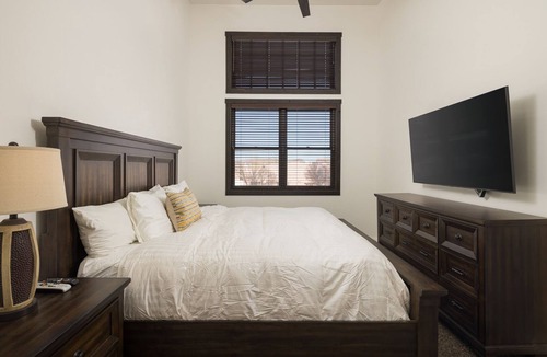 Moab Condo | Affordable Monthly Stays! | Downtown Moab | Pet Friendly| Storage - LDV1