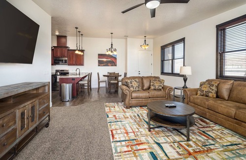 Moab Condo | Affordable Monthly Stays! | Downtown Moab | Pet Friendly | Storage - LDV2