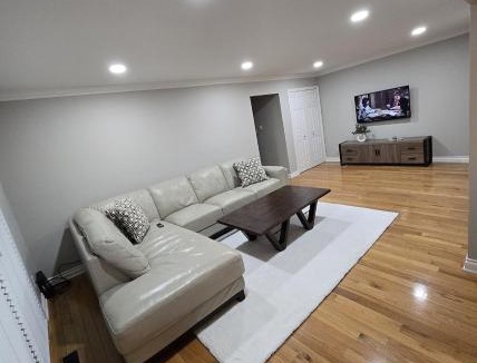 Sterling Heights Apartment | akl
