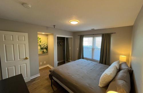 South Central Omaha Apartment | Aksarben 1 Bedroom-Close to I-80