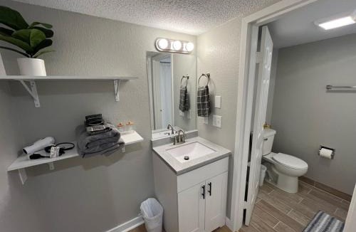 South Central Omaha Apartment | Aksarben Area-Near I80 & UNO