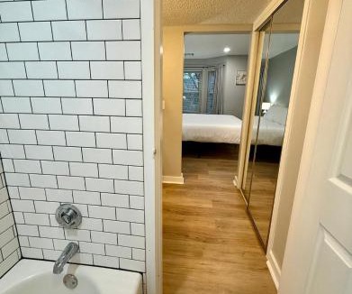 South Central Omaha Apartment | Aksarben Gem near UNO