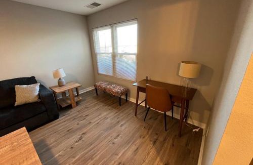 South Central Omaha Apartment | Aksarben Living-Cozy 1 BDRM 1 BA