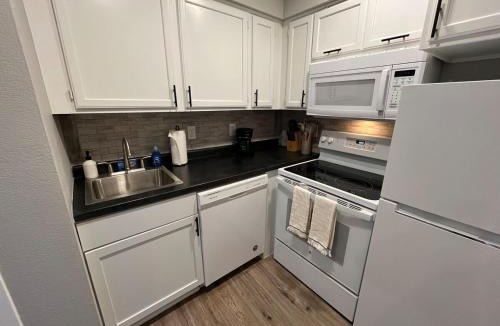 South Central Omaha Apartment | Aksarben Living-Cozy 1 BDRM 1 BA