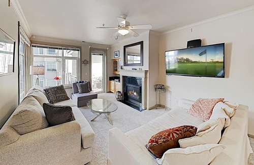 Downtown Seattle Apartment | Alaskan Dreams