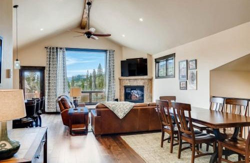Keystone House | Alders 4 Bedroom Townhome In East Keystone