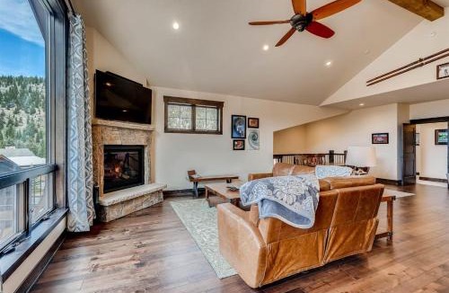 Keystone House | Alders 4 Bedroom Townhome In East Keystone