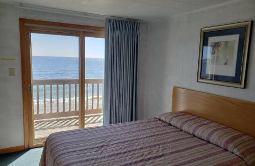 Algoma Hotel | Algoma Beach Motel