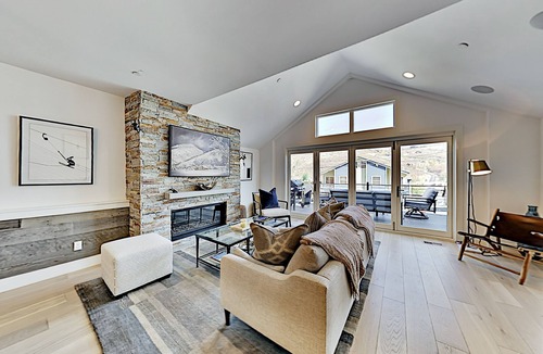 Downtown Park City House | All-Suite New-Build with Hot Tub & Chef's Kitchen | Walk to Lifts & Main St