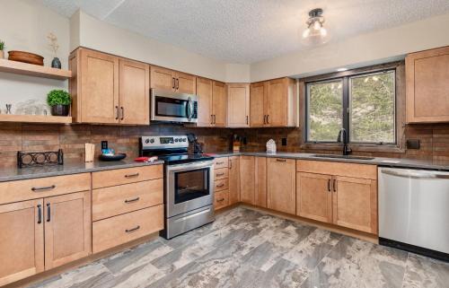Windcliff Estates Apartment | Alleman North Condominium 3 Bedroom condo