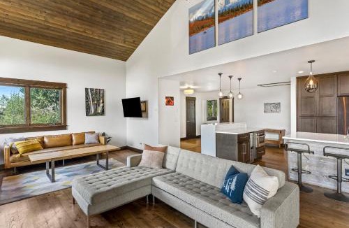 Steamboat Springs House | Alpenglow Mountain Getaway