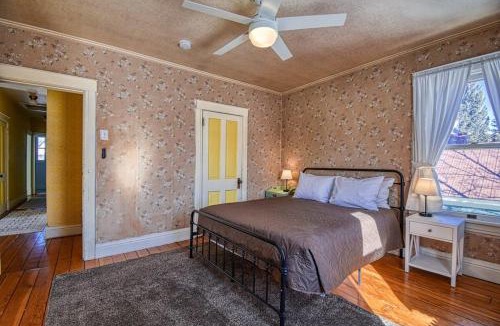 Leadville House | Alpine Retreat Beautiful Victorian 4bd Home