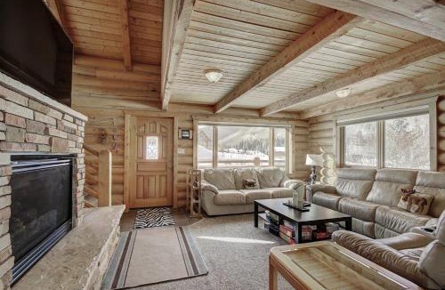 Blue River House | Alpine Ski Lodge: Amazing View and Private Hot Tub