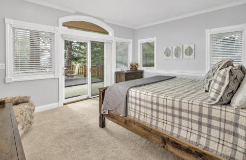 Estes Park House | Alpine Suite - Minutes to RMNP, Hot Tub!