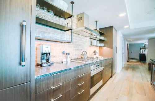 Downtown Park City House | Amazing 3BR Condo on Main with Hot Tub Steps to Lift
