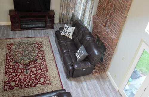 Westridge House | Amazing 4 Bedroom House with nice Backyard