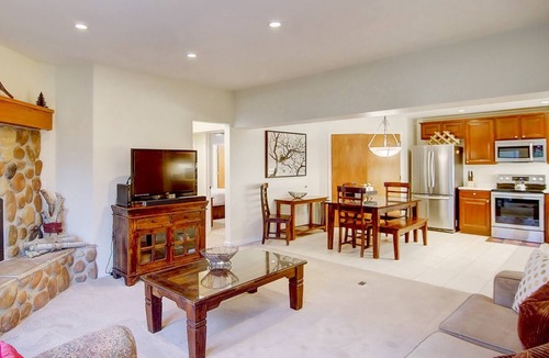 Steamboat Springs Condo | Amazing Location on Mtn w/Air Conditioning-100 yds to Trails-Heated Pool-Hot Tub-W/D in Unit-Grill