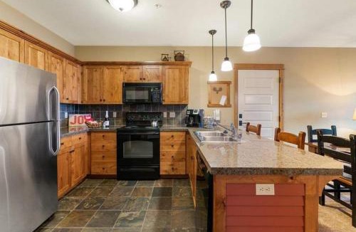 Kellogg Apartment | Amazing Private Condo at Silver Mountain Morning Star Lodge