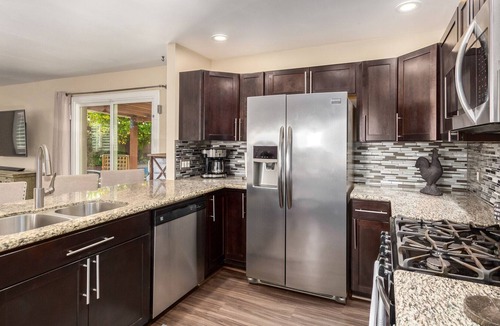 Hy-view House | *Amazing Rates!* | Scottsdale Park Place
