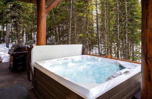Big Sky House | Amazing Secluded Cabin with Fireplace and Hot-tub in Big Sky, Montana