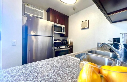 Hollywood Apartment | Amazing Universal Studios Loft FREE parking