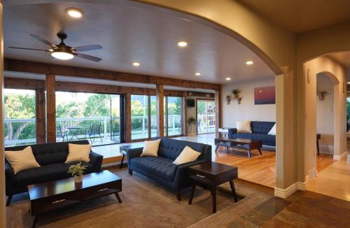 Skyway House | Amazing Views, Amazing Modern Broadmoor Home