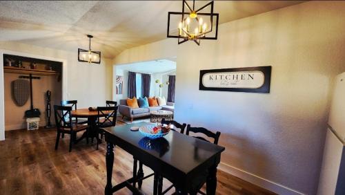 Lowell Villa | Ambervine