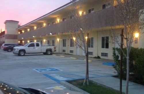 Ridgecrest Hotel | America Inn & Suites