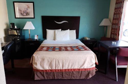 Sedalia Hotel | American Inn