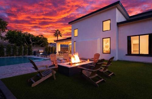 North Scottsdale House | Americana-Pool & Fire Pit-Near Scottsdale Quarter