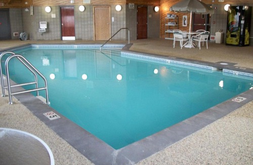 Beulah Hotel | AmericInn by Wyndham Beulah