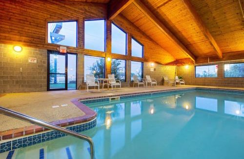 Blue Earth Hotel | AmericInn by Wyndham Blue Earth