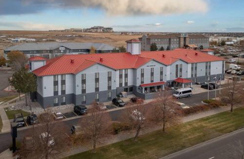Dupont Hotel | AmericInn by Wyndham Denver Airport