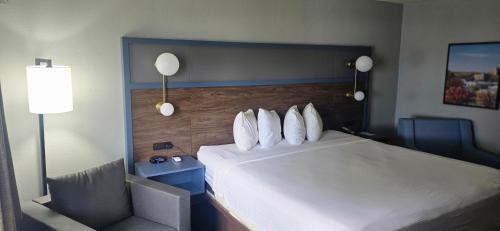 Lincoln Hotel | AmericInn by Wyndham Lincoln North