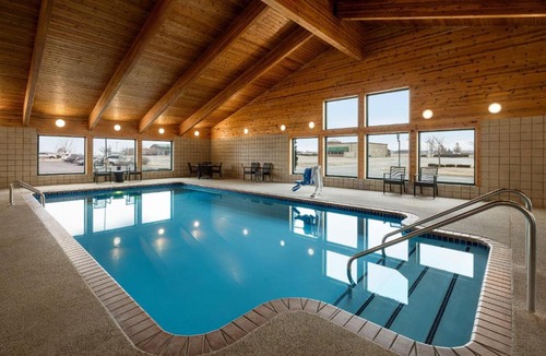 Lincoln Hotel | AmericInn by Wyndham Lincoln South