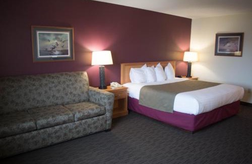 Madison Hotel | AmericInn by Wyndham Madison SD