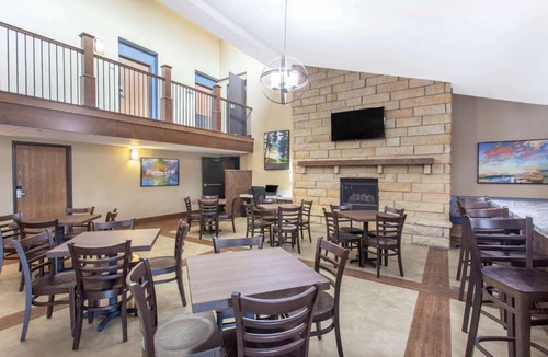 Mankato Hotel | AmericInn by Wyndham Mankato Event Center near MSU