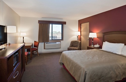Mitchell Hotel | AmericInn by Wyndham Mitchell