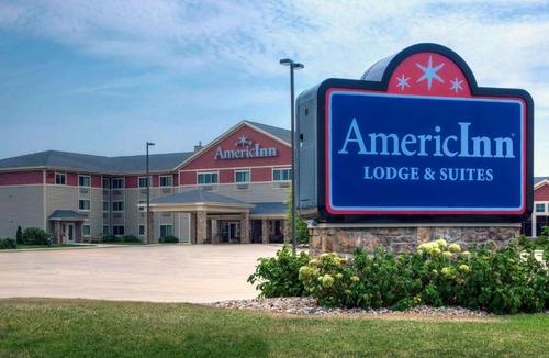 Newton Hotel | AmericInn by Wyndham Newton