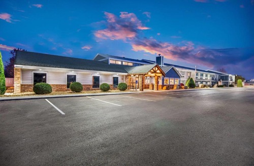 Saint Peter Hotel | AmericInn by Wyndham St. Peter