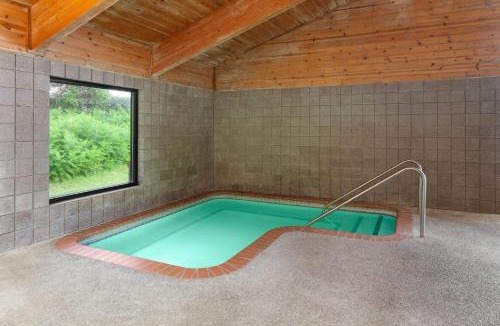 West Salem Hotel | AmericInn by Wyndham West Salem