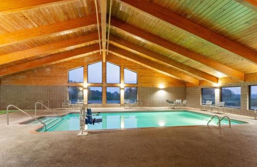 West Salem Hotel | AmericInn by Wyndham West Salem