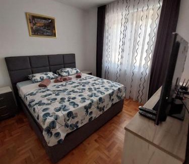 Burtaisi Apartment | Andrej Apartment with Garage