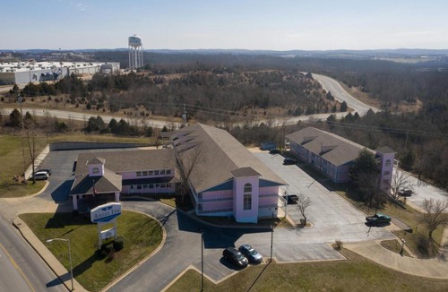 Branson Hotel | Angel Inn - Central