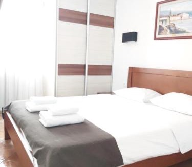 Dobra Voda Apartment | Apartman AidaLux